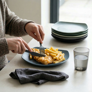 Greentainer lightweight plastic dinner plates in multiple colours
