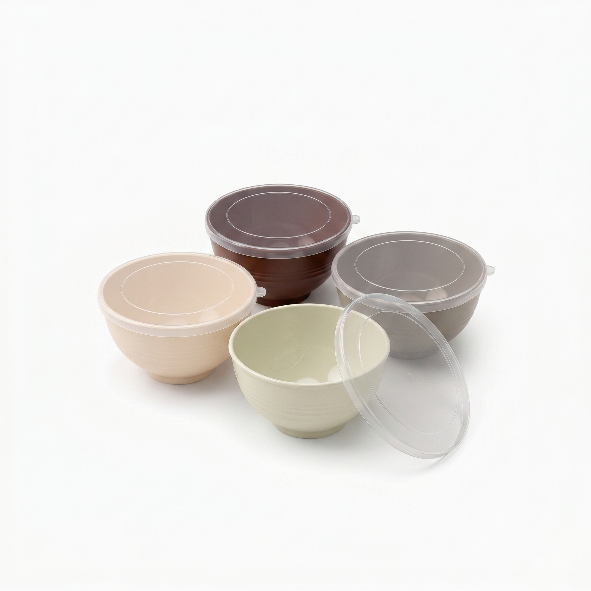 Greentainer 24oz shatter-resistant plastic cereal bowls with lids in brown